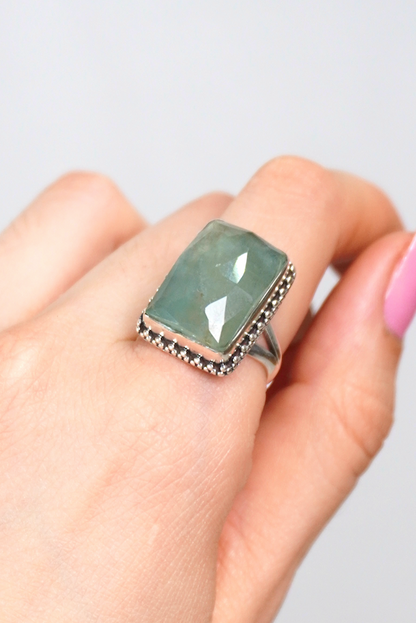 Anillo Grande con Calcedonia Verde